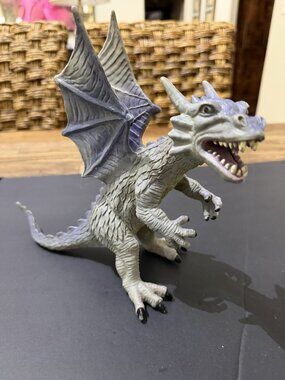 DRAGON TOYI Winged 8” Purple Collectable Plastic Rubber (Toy Figure, 2005)